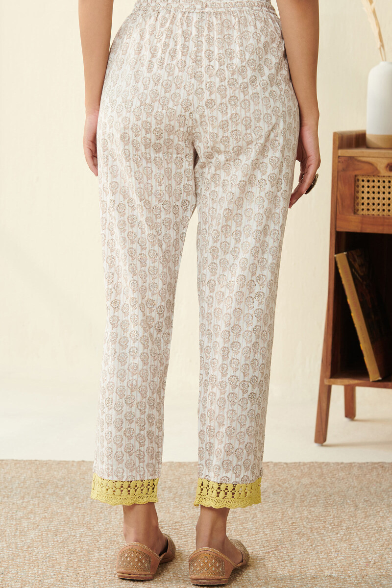 Merakus Pants : Merakus Yellow Narrow Bottom Stripe Pants Online|Nykaa  Fashion